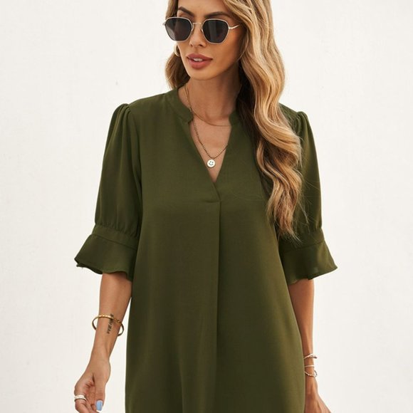 NWT - Puff Sleeve Notched Mini Shift Dress in Green - Picture 1 of 4